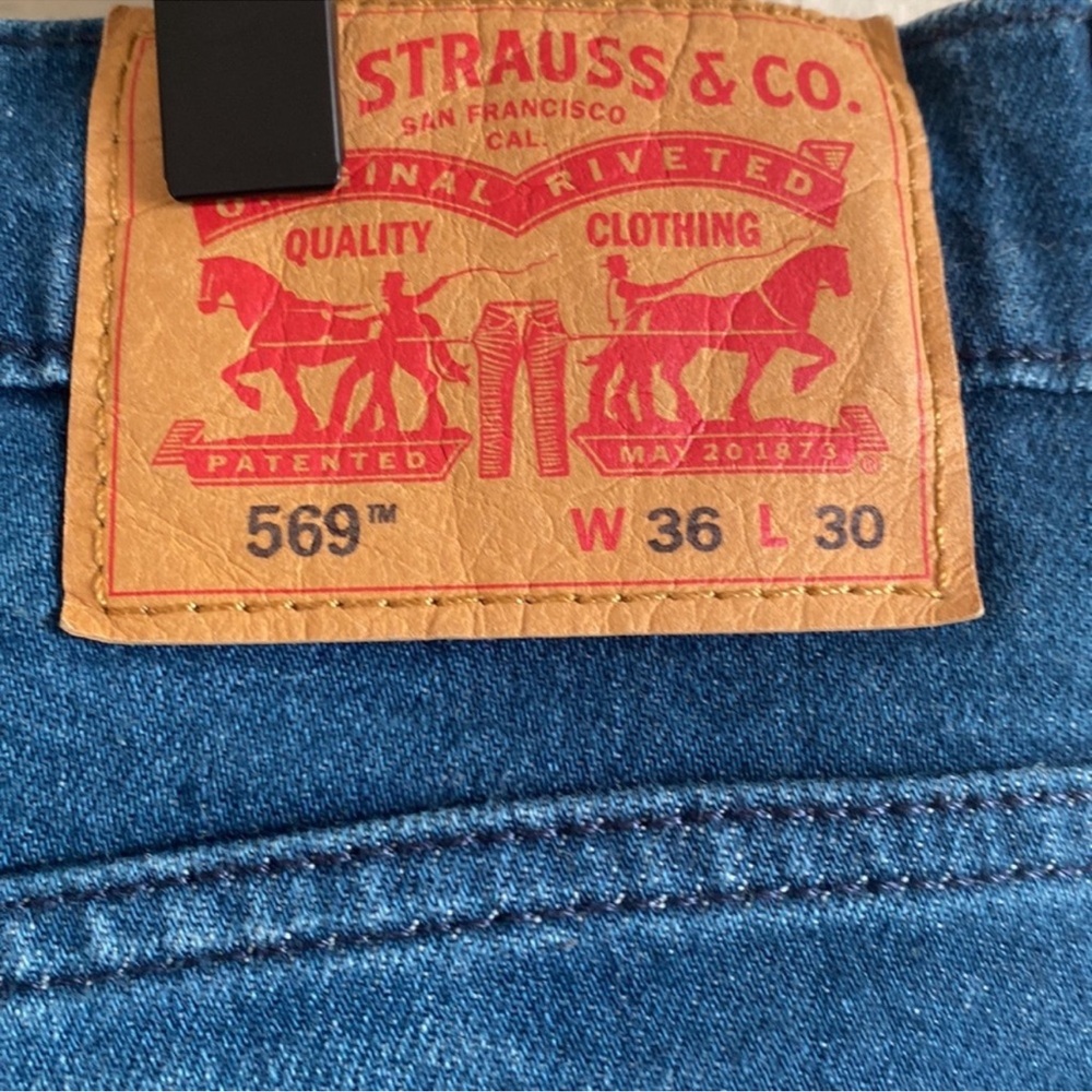 Men’s Levis Jeans 569  Dark Wash Waist 36x30 - Picture 6 of 6